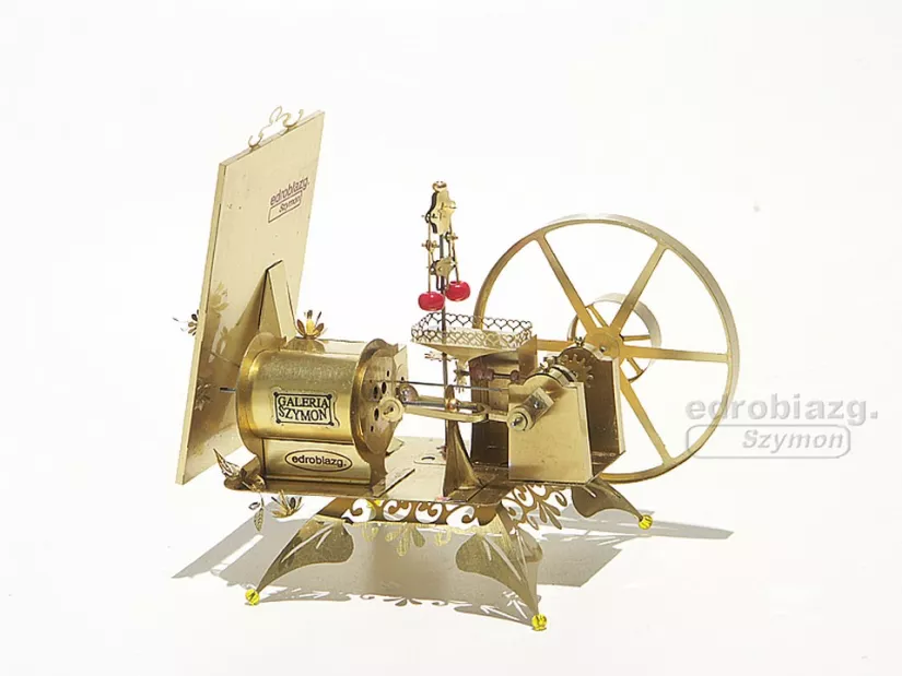 Szymon Klimek brass solar panel engine