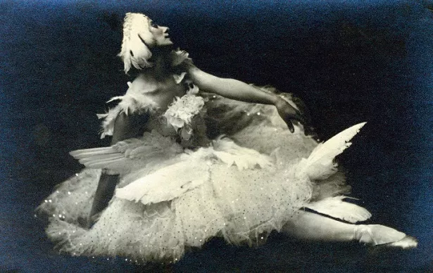 Anna Pavlova as The Dying Swan, c. 1912, by unknown photographer