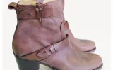 Chestnut flat boots